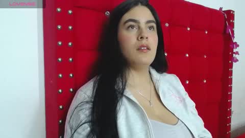 Snapshot of karolay_su chatting on December 12, 2024, 1:43 am ARIANNA online show from December 12, 2024, 1:43 am