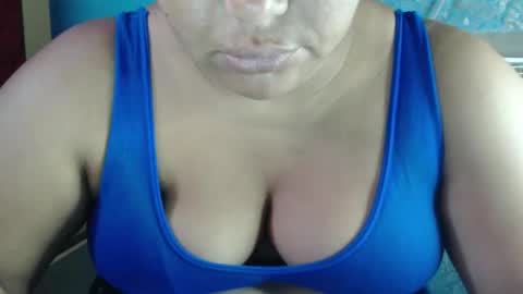 karolbb online show from December 2, 2024, 11:23 am