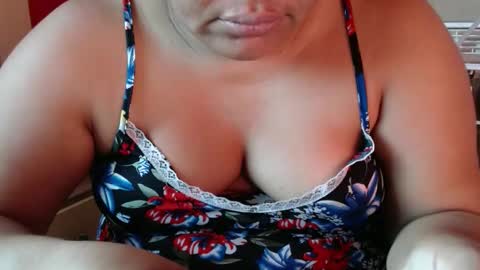 karolbb online show from December 6, 2024, 11:22 am
