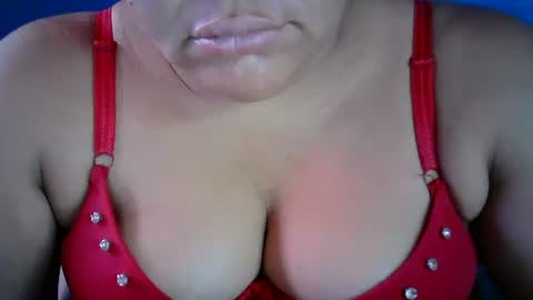 karolbb online show from December 15, 2024, 2:16 pm