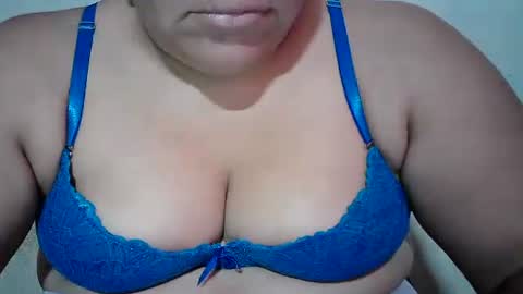 karolbb online show from December 21, 2024, 1:10 pm