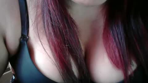 karolbb online show from February 22, 2025, 2:30 pm
