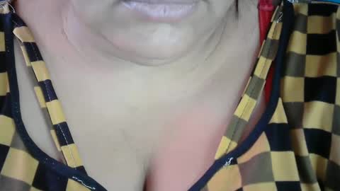 karolbb online show from March 12, 2025, 2:23 pm