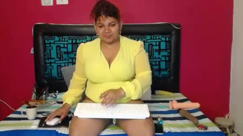 Snapshot of karolhot916 chatting on November 5, 2025, 2:44 am karol online show from November 5, 2025, 2:44 am