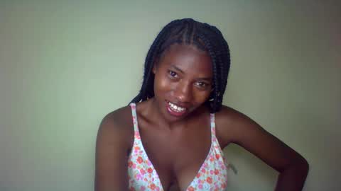 karoliee online show from May 3, 2026, 5:52 pm