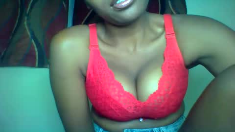 Snapshot of karoliee chatting on June 6, 2026, 2:00 pm karoliee online show from June 6, 2026, 2:00 pm