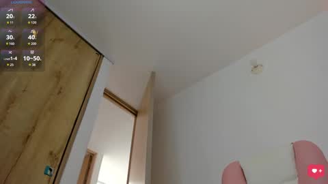 Snapshot of karolina_evans chatting on October 5, 2025, 12:25 pm karolina_evans online show from October 5, 2025, 12:25 pm