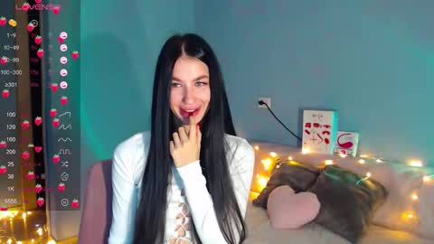 Kira online show from September 11, 2025, 2:44 am