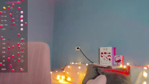 Kira online show from November 6, 2025, 2:23 am