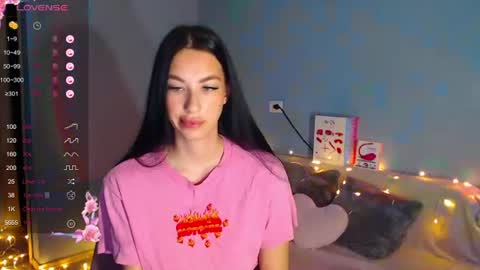 Kira online show from July 14, 2026, 1:52 am