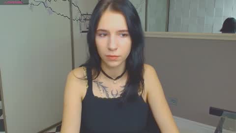 Karolina online show from December 8, 2024, 6:43 am