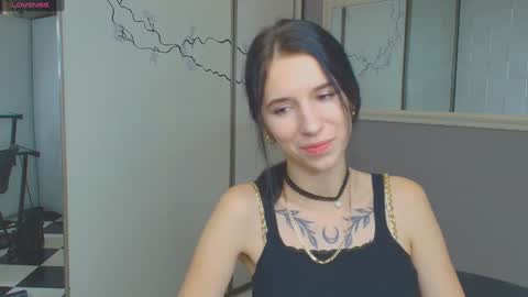 Karolina online show from December 8, 2024, 4:07 pm