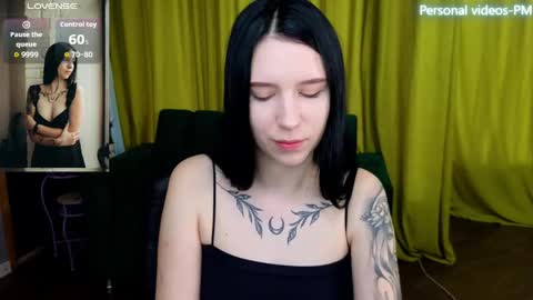 Karolina online show from April 3, 2026, 5:38 am