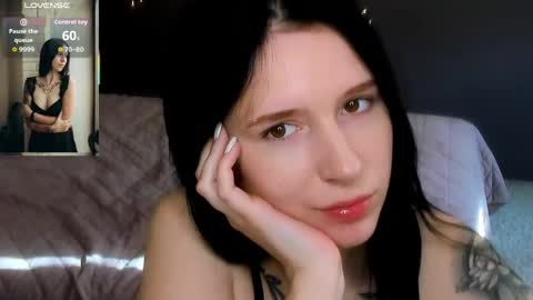Karolina online show from April 17, 2026, 6:16 am