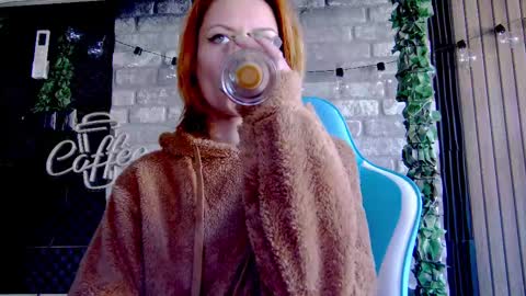 karoline121 online show from February 10, 2025, 7:58 am