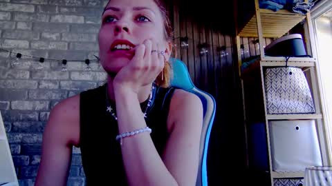 karoline121 online show from March 5, 2025, 10:33 am
