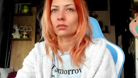 karoline121 online show from May 4, 2026, 4:08 am