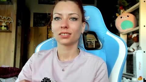 karoline121 online show from May 5, 2026, 4:20 am