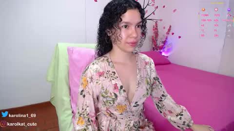 Karolina 3 online show from February 13, 2026, 10:06 pm