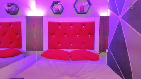 Karol online show from May 4, 2026, 12:12 pm