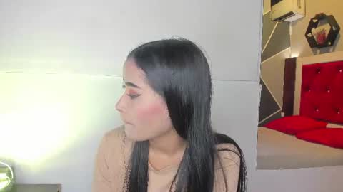 Snapshot of karoll014 chatting on July 1, 2026, 11:56 am Karol online show from July 1, 2026, 11:56 am