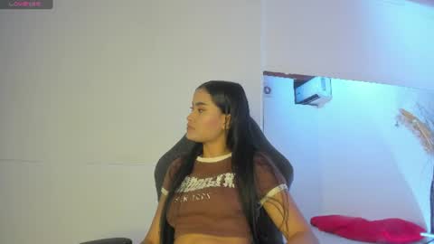 Snapshot of karoll014 chatting on August 5, 2026, 12:08 pm Karol online show from August 5, 2026, 12:08 pm
