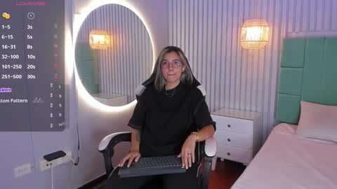 Karol Santos online show from December 12, 2024, 3:16 pm