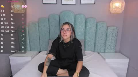 Karol Santos online show from December 13, 2024, 8:30 am