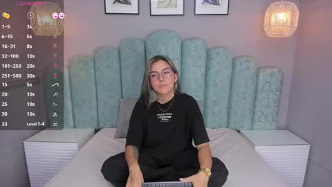 Karol Santos online show from December 15, 2024, 8:08 am