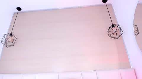 Snapshot of karolwhite_ chatting on March 21, 2026, 8:19 am Karol online show from March 21, 2026, 8:19 am