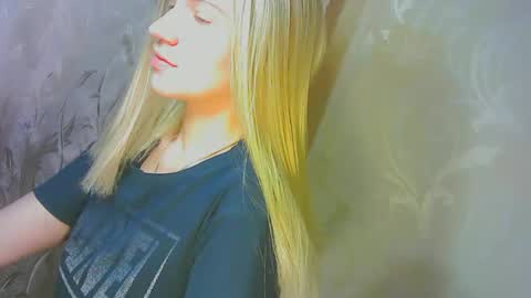 Caroline Fox online show from September 13, 2025, 8:25 am