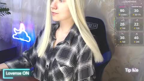 Caroline Fox online show from April 2, 2026, 9:29 am