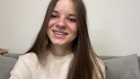 Lia online show from June 8, 2026, 4:07 pm