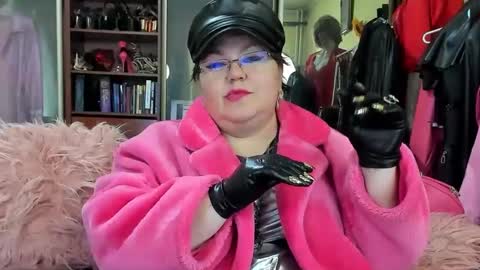 Kary Queen online show from December 4, 2024, 5:55 pm