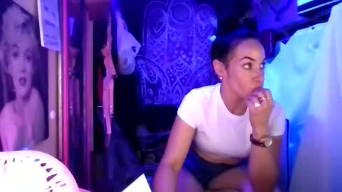 kash_kitty13 online show from March 6, 2026, 5:15 am