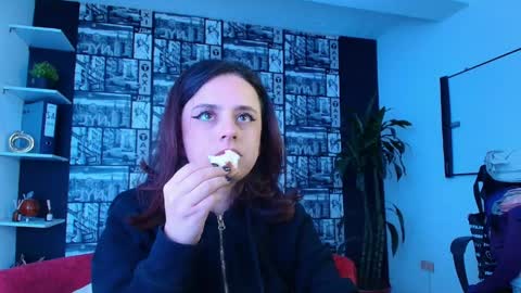 kassandra james online show from April 7, 2026, 11:32 am