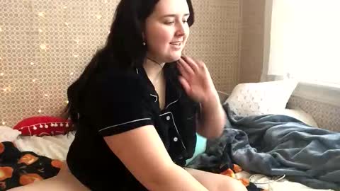 Snapshot of kassandraqueen69 chatting on October 25, 2025, 1:29 pm Kass online show from October 25, 2025, 1:29 pm