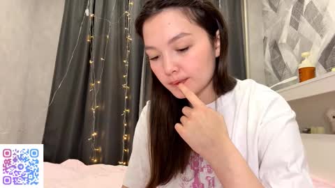 Kira online show from December 20, 2025, 5:09 pm