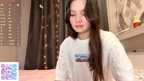 Kira online show from December 21, 2025, 5:09 pm