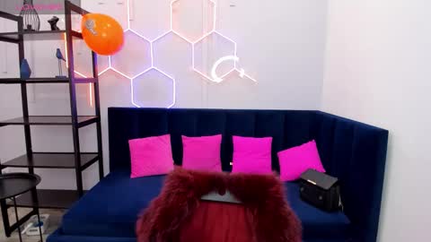 Snapshot of kat__cat chatting on October 4, 2025, 8:56 am kat__cat online show from October 4, 2025, 8:56 am