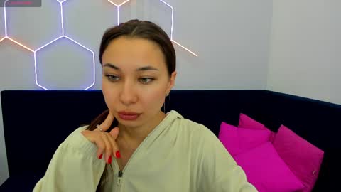 kat__cat online show from May 3, 2026, 8:42 am