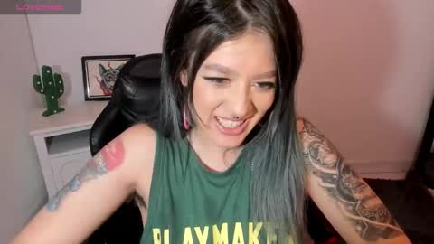 Snapshot of kat_apple chatting on October 25, 2025, 3:58 am Alicia online show from October 25, 2025, 3:58 am