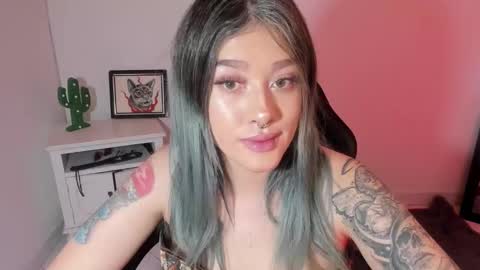 Alicia online show from November 1, 2025, 8:22 pm