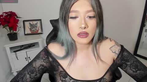 Alicia online show from November 18, 2025, 2:50 am