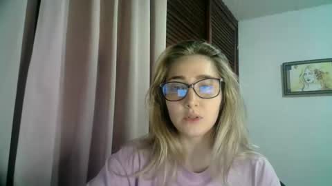Snapshot of kat_pp chatting on January 7, 2025, 5:43 am Kati online show from January 7, 2025, 5:43 am