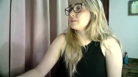 Snapshot of kat_pp chatting on January 11, 2025, 4:16 am Kati online show from January 11, 2025, 4:16 am