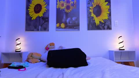 Katalina online show from December 16, 2024, 11:07 pm