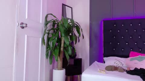 kataaleya__12 online show from November 14, 2025, 11:53 am