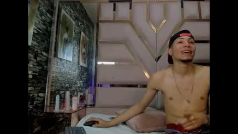 Kata And Layan online show from January 12, 2026, 5:12 am