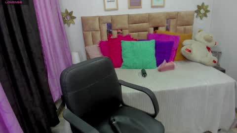 kataleya online show from January 13, 2025, 8:48 pm